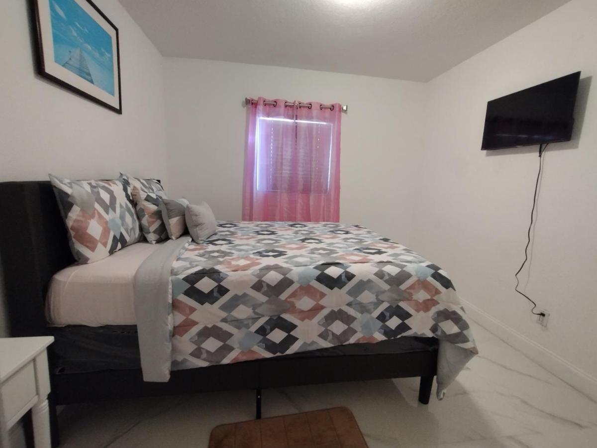 Cheerful 3-Bedroom Home /Ac+ Free Parking North Miami Beach Exterior foto